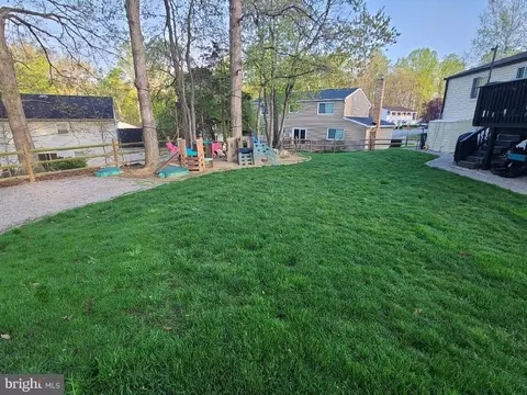Exterior - 8373 Magic Leaf Rd, Springfield, VA 22153 photo 6 of 19