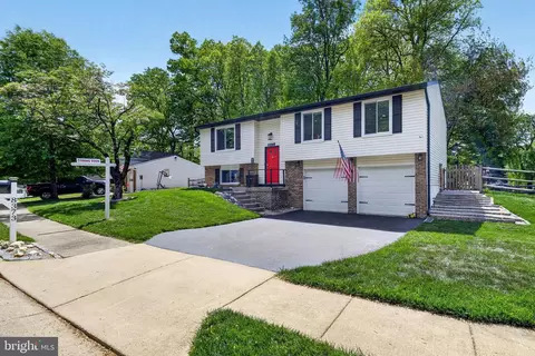 Exterior - 8373 Magic Leaf Rd, Springfield, VA 22153 photo 3 of 19