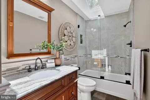 Bath - 7801 Huntsman Blvd, Springfield, VA 22153 photo 5 of 5