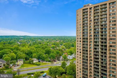 5501 Seminary Rd #1703S, Falls Church, VA 22041