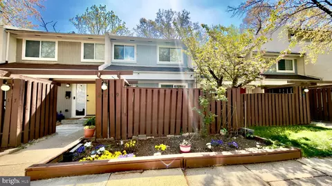 2219 Southgate Sq, Reston, VA 20191