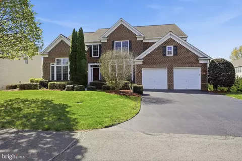 4909 Sammy Joe Dr, Fairfax, VA 22030