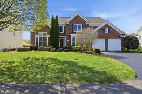 4909 Sammy Joe Dr, Fairfax, VA 22030