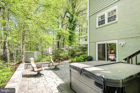 Exterior - 6600 Kensal Ct, Springfield, VA 22152 photo 5 of 7
