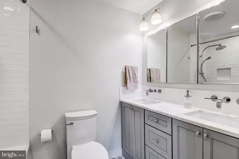Bath - 6600 Kensal Ct, Springfield, VA 22152 photo 3 of 3