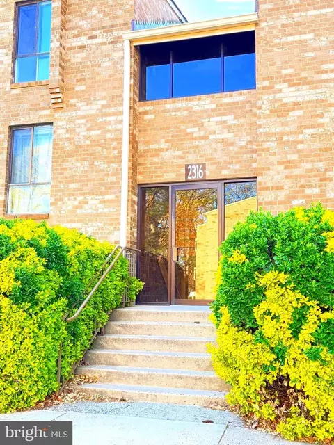 2316 Freetown Ct #1B, Reston, VA 20191