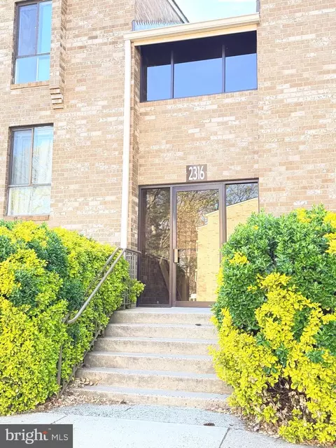 2316 Freetown Ct #1B, Reston, VA 20191