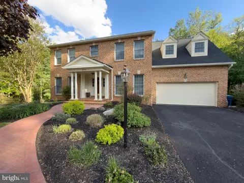 8750 Copeland Pond Ct, Fairfax, VA 22031