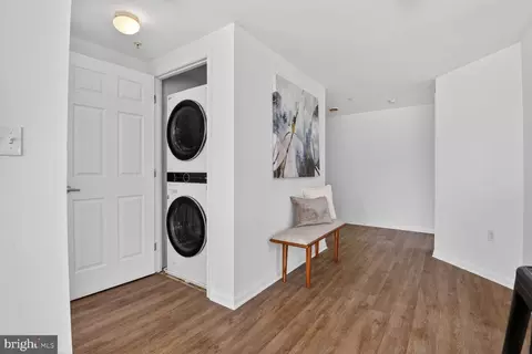 Entry Way - 2726 Gallows Rd #216, Vienna, VA 22180 photo 3 of 4