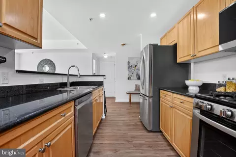 Kitchen - 2726 Gallows Rd #216, Vienna, VA 22180 photo 2 of 4