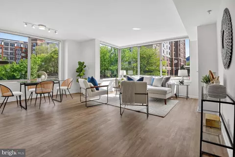 2726 Gallows Rd #216, Vienna, VA 22180