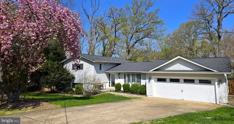 4202 Adrienne Dr, Alexandria, VA 22309