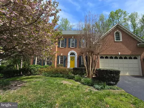 5013 Lincoln Dr, Fairfax, VA 22030
