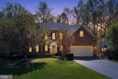 5013 Lincoln Dr, Fairfax, VA 22030