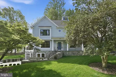 6801 Crutchfield St, Falls Church, VA 22043