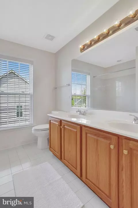 Bath - 6247 Rolling Spring Ct, Springfield, VA 22152 photo 5 of 6