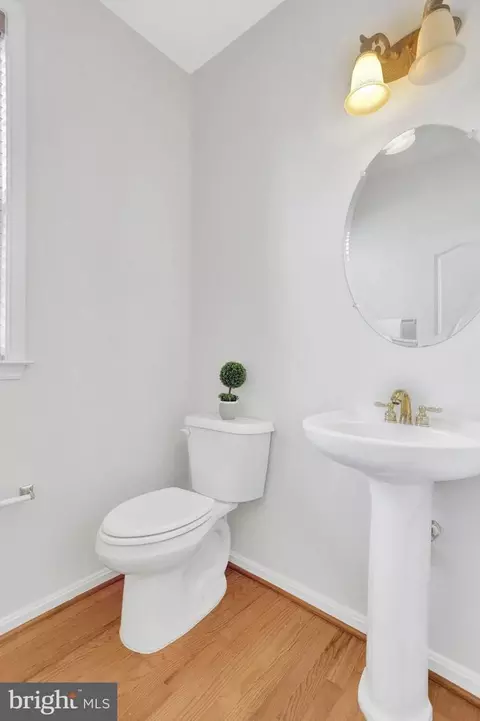 Bath - 6247 Rolling Spring Ct, Springfield, VA 22152 photo 1 of 6