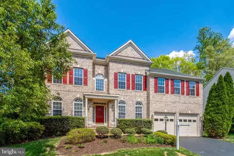 6247 Rolling Spring Ct, Springfield, VA 22152