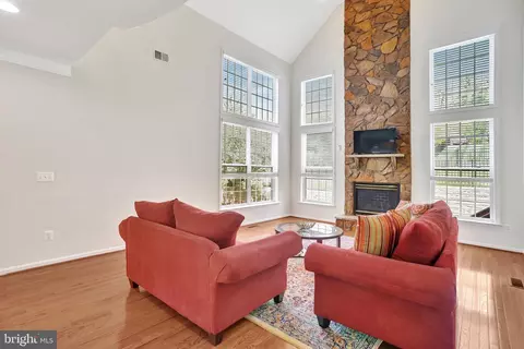Living - 6247 Rolling Spring Ct, Springfield, VA 22152 photo 5 of 7