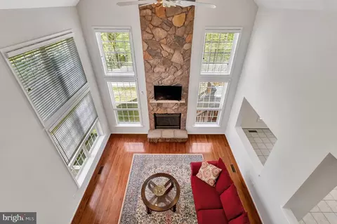 Living - 6247 Rolling Spring Ct, Springfield, VA 22152 photo 3 of 7