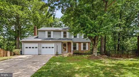 12528 Cliff Edge Dr, Herndon, VA 20170