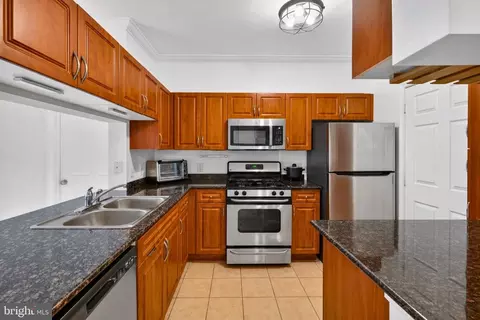 12937 Centre Park Cir #304, Herndon, VA 20171