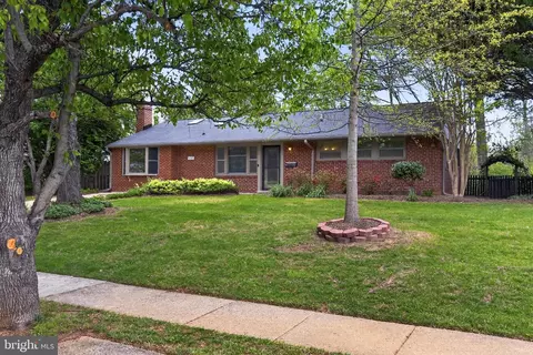 5509 Inverchapel Rd, Springfield, VA 22151