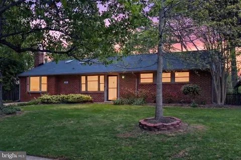 Exterior - 5509 Inverchapel Rd, Springfield, VA 22151 photo 11 of 11
