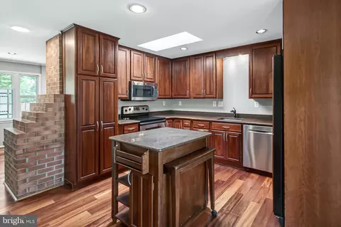 Kitchen - 5509 Inverchapel Rd, Springfield, VA 22151 photo 1 of 4