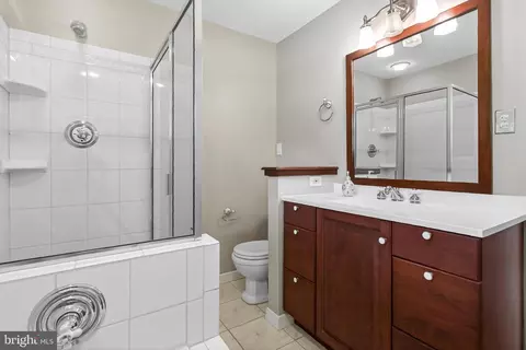 Bath - 5509 Inverchapel Rd, Springfield, VA 22151 photo 3 of 3