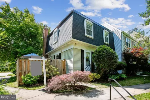 3140 Ellenwood Dr, Fairfax, VA 22031