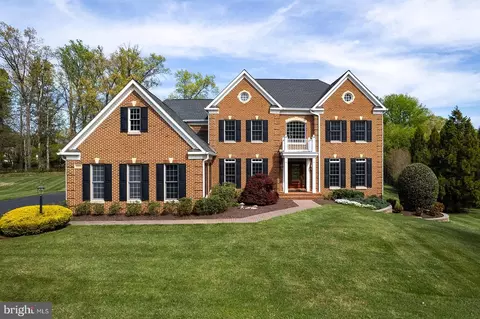 12812 Rose Grove Dr, Oak Hill, VA 20171
