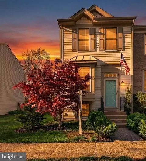6579 Skylemar Trl, Centreville, VA 20121