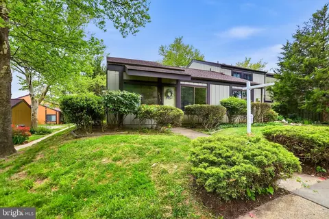 3146 Babashaw Ct, Fairfax, VA 22031