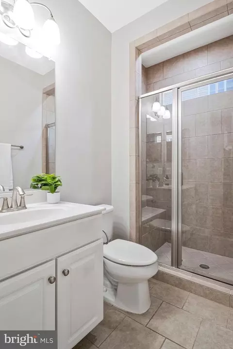 Bath - 6606 Tucker Ave, Mclean, VA 22101 photo 2 of 11