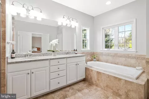 Bath - 6606 Tucker Ave, Mclean, VA 22101 photo 3 of 11
