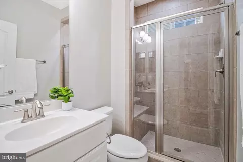 Bath - 6606 Tucker Ave, Mclean, VA 22101 photo 1 of 11