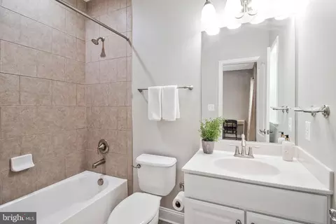 Bath - 6606 Tucker Ave, Mclean, VA 22101 photo 8 of 11