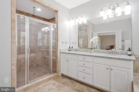 Bath - 6606 Tucker Ave, Mclean, VA 22101 photo 4 of 11