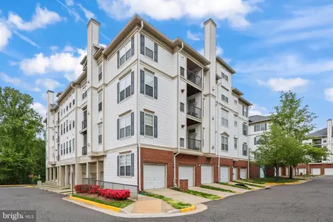 11508 Sperrin Cir #403, Fairfax, VA 22030