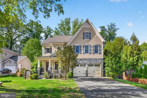 2134 Haycock Rd, Falls Church, VA 22043