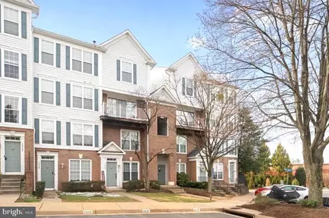 12789 Fair Crest Ct #14-102, Fairfax, VA 22033