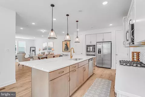 4975 Longmire Way, Chantilly, VA 20151