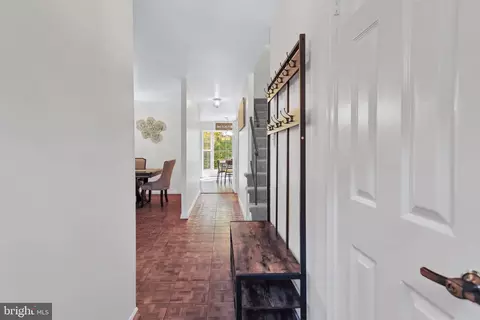 Entry Way - 9009 Sweet Birch Ct, Springfield, VA 22152 photo 1 of 4