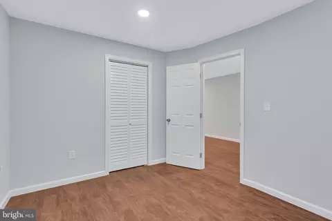 Bedroom - 9009 Sweet Birch Ct, Springfield, VA 22152 photo 5 of 6