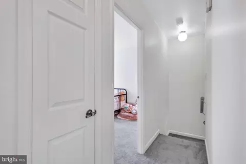 Entry Way - 9009 Sweet Birch Ct, Springfield, VA 22152 photo 4 of 4