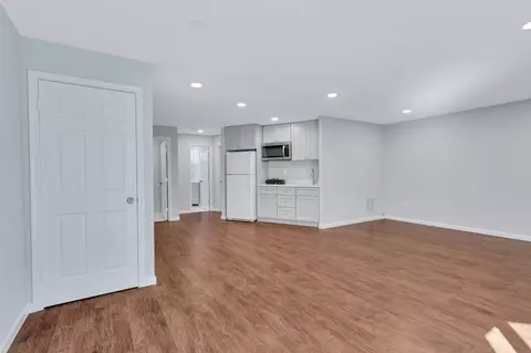 Living - 9009 Sweet Birch Ct, Springfield, VA 22152 photo 4 of 5
