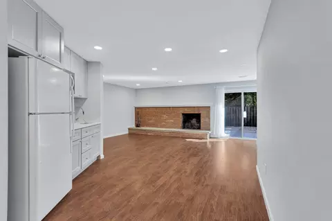 Living - 9009 Sweet Birch Ct, Springfield, VA 22152 photo 2 of 5