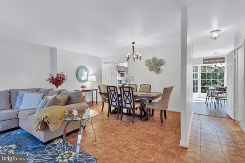 9009 Sweet Birch Ct, Springfield, VA 22152