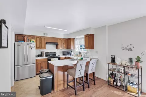 Kitchen - 9009 Sweet Birch Ct, Springfield, VA 22152 photo 2 of 2